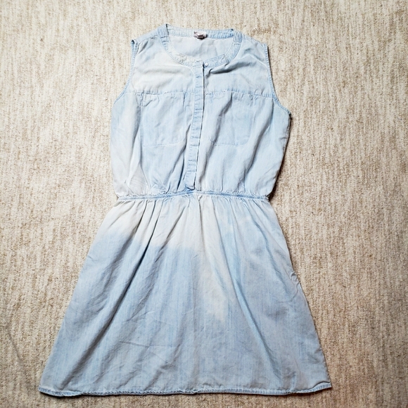 Merona Dresses & Skirts - Denim chambray sleeveless cinched waist dress